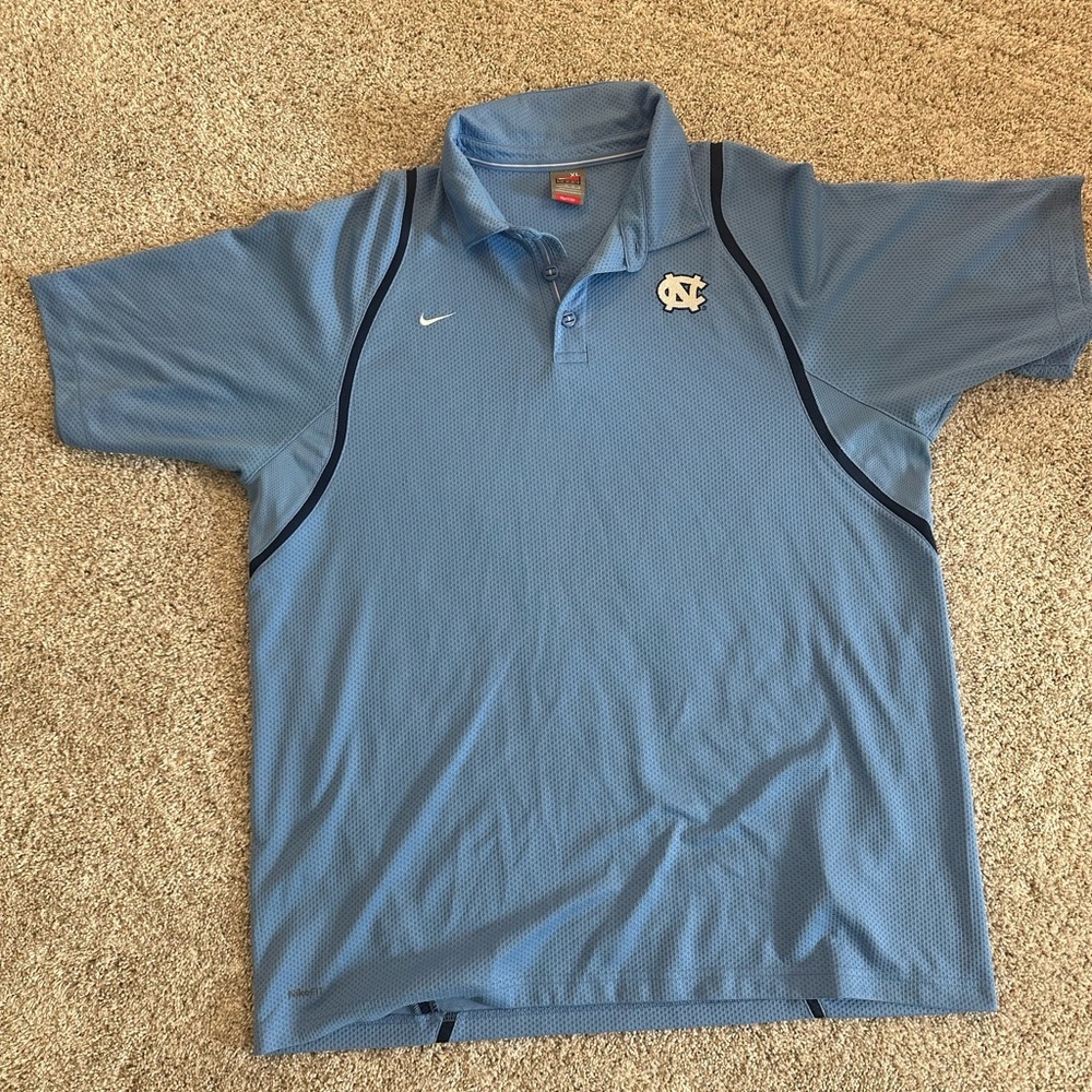 Unc Nike polo